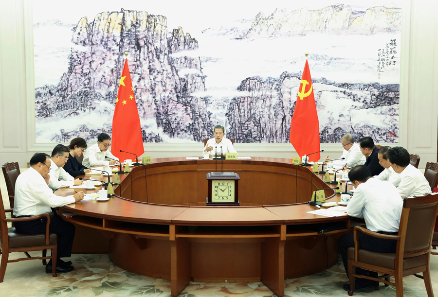 全国人大常委会党组举行会议
